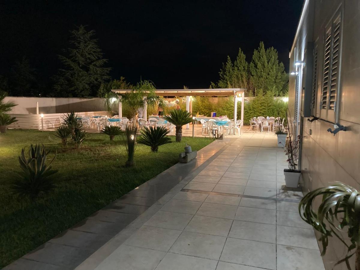 B&B Italia Carmiano  Exterior photo